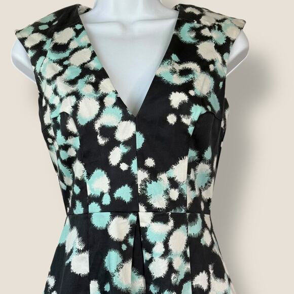 French Connection Abstract Dots Sleeveless V Neck Fit & Flare Mini Dress Size 0 - Picture 4 of 12